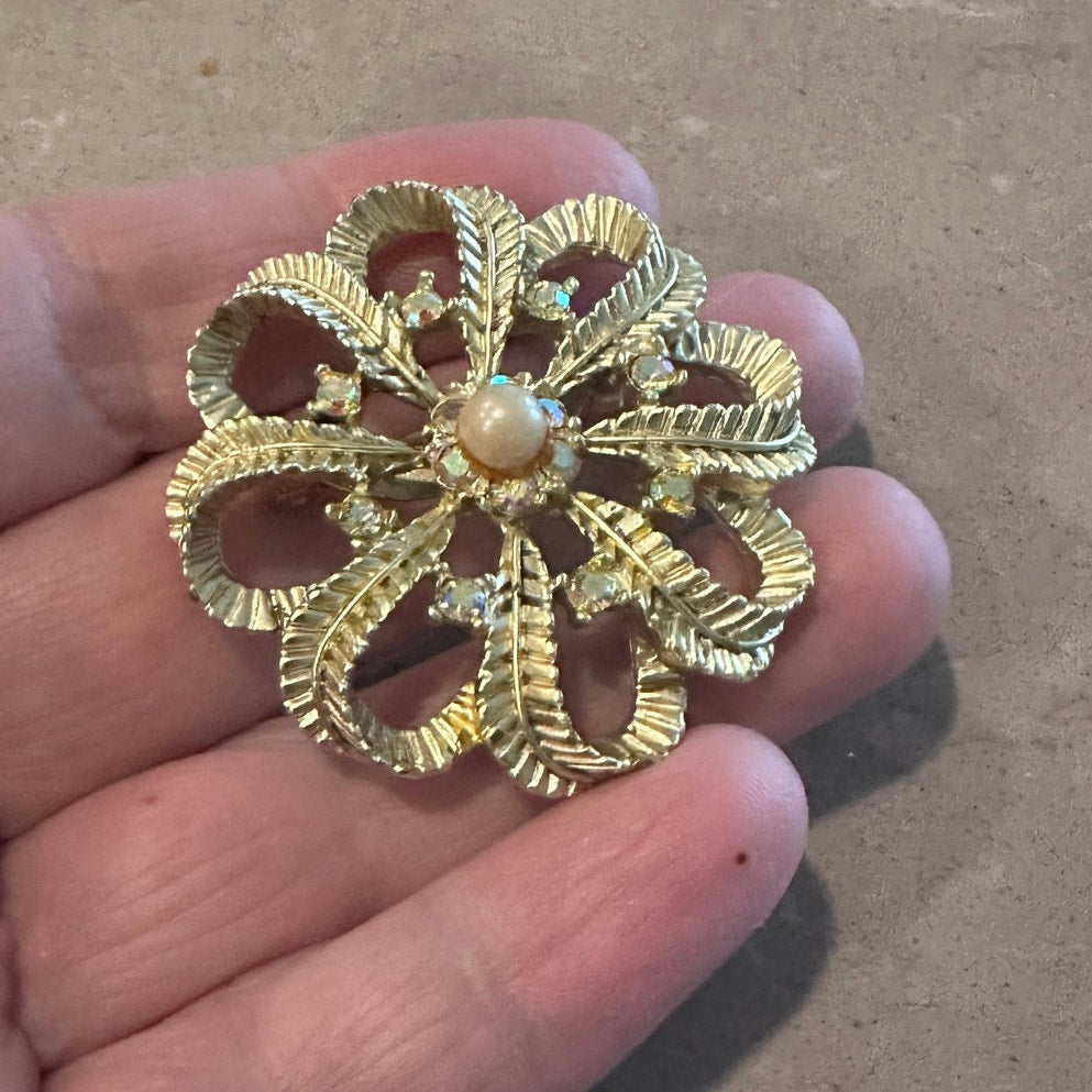 Vintage Gold Tone Filigree Flower Brooch w/ Faux Pearl & Rhinestones