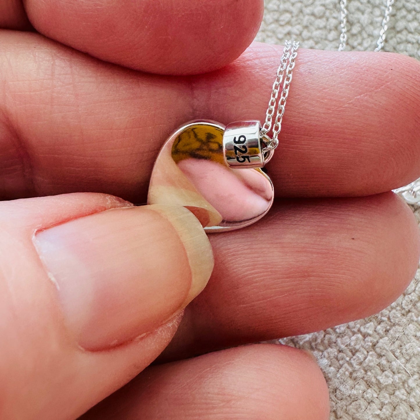 925 Sterling Silver Horse Pendant Necklace in Heart Shape