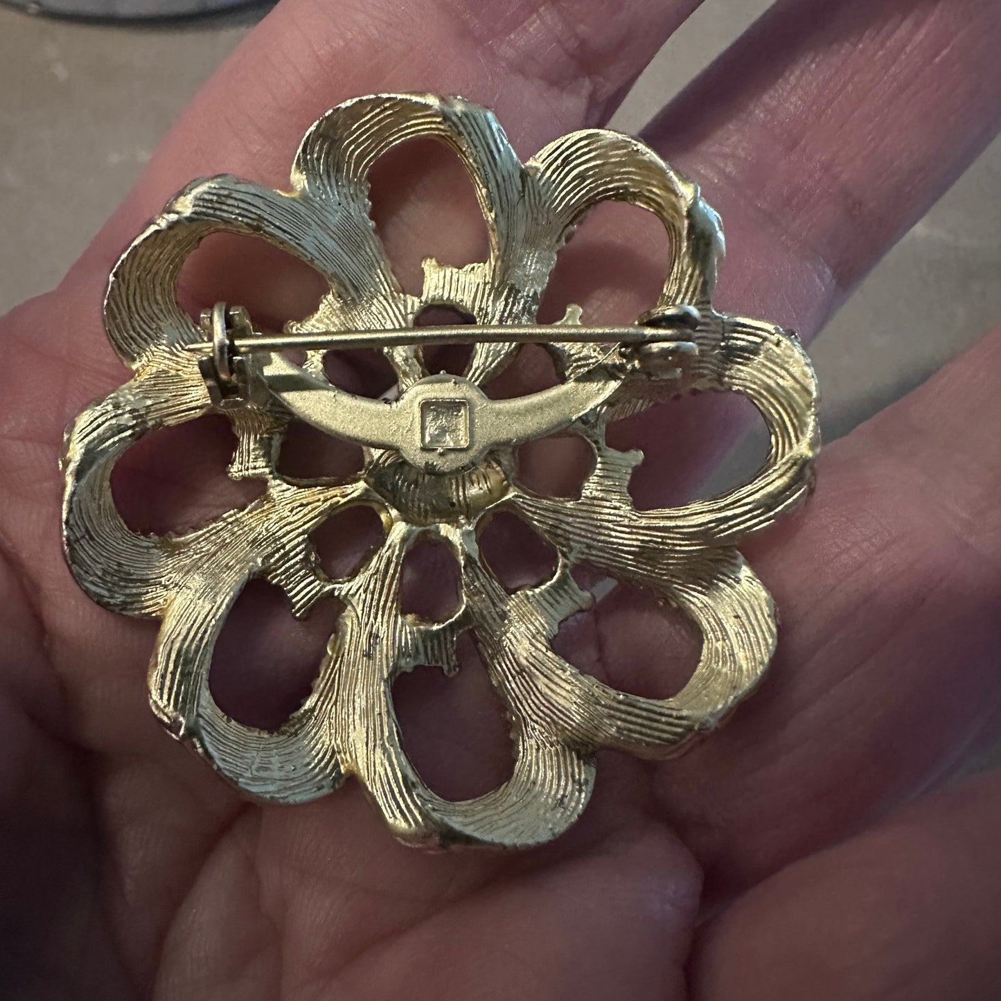 Vintage Gold Tone Filigree Flower Brooch w/ Faux Pearl & Rhinestones