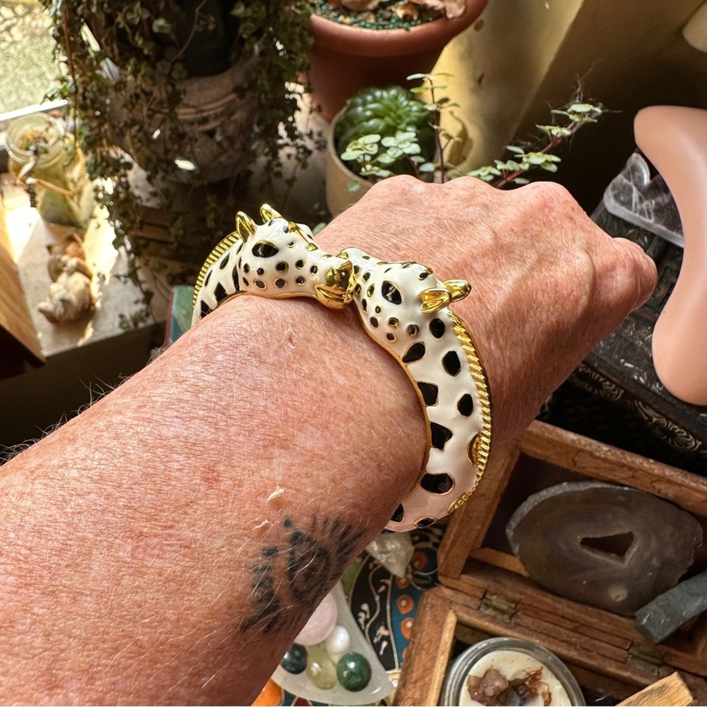 Giraffe Head Hinged Bangle Bracelet Gold Tone Enamel Safari Animal