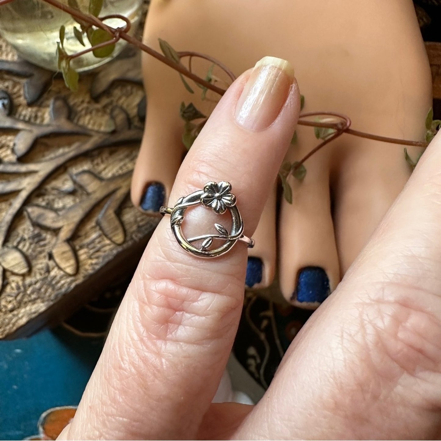 Flower Circle Sterling Silver Toe Ring