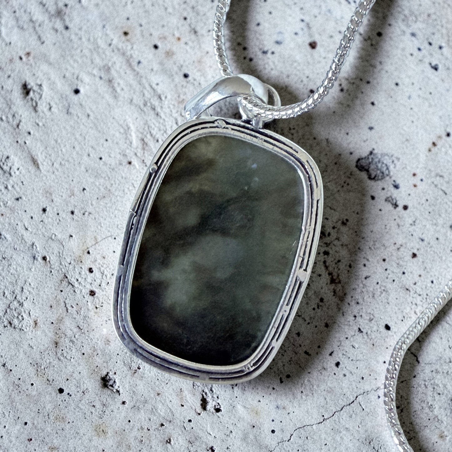 Fiery Labradorite 925 Silver Overlay Pendant Necklace Blue Flash