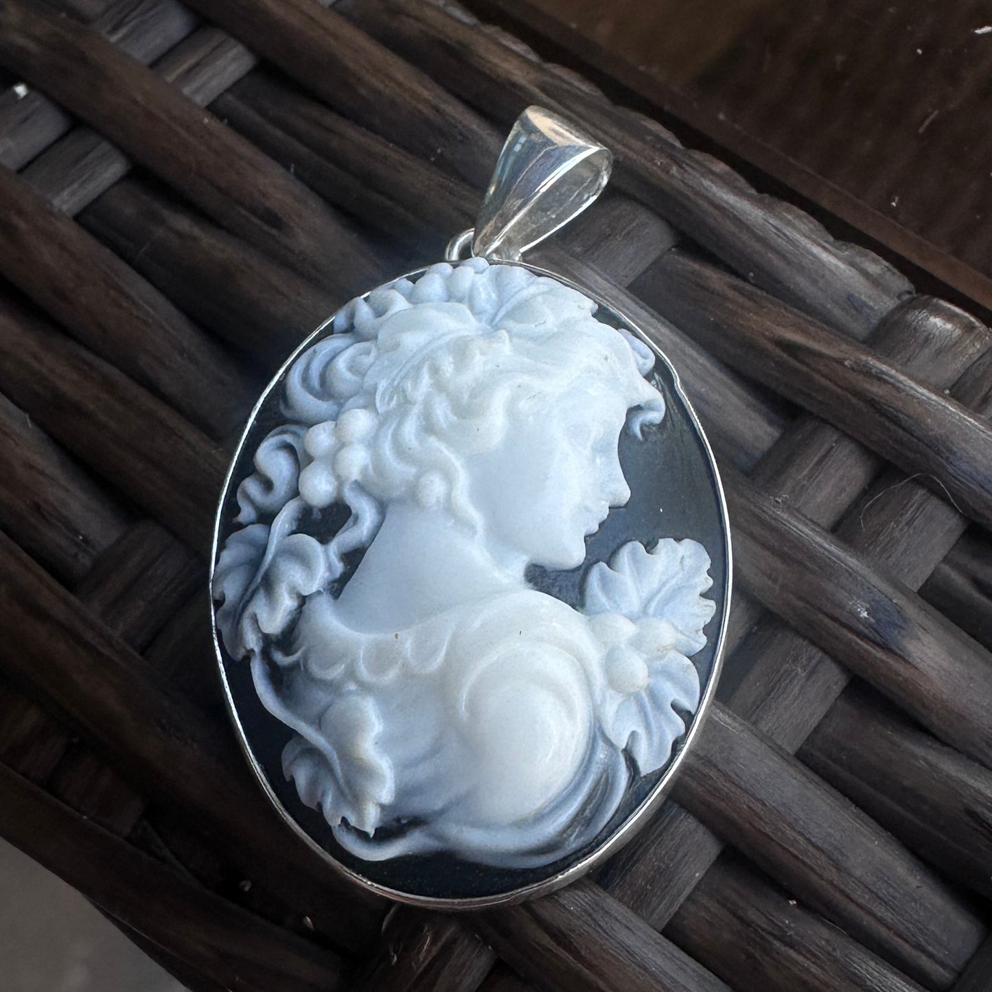 Sterling Silver Victorian-Style Blue & White Cameo Pendant
