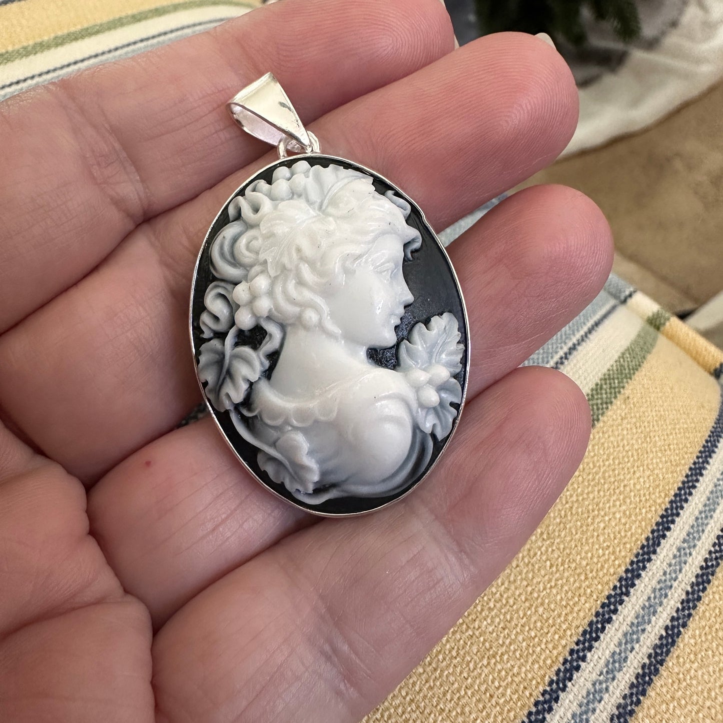 Sterling Silver Victorian-Style Blue & White Cameo Pendant
