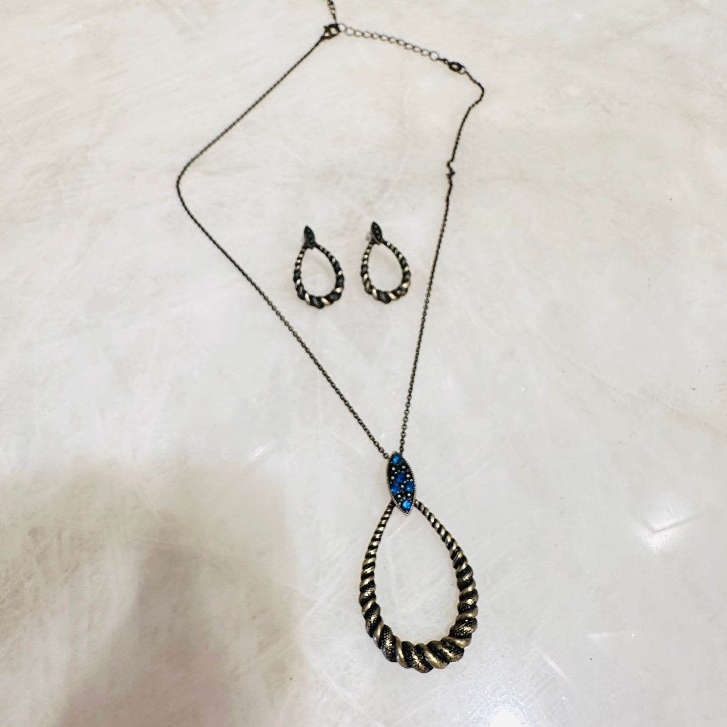 Vintage Avon Twist Necklace & Earring Blue Rhinestones