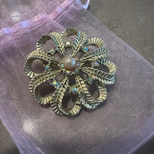 Vintage Gold Tone Filigree Flower Brooch w/ Faux Pearl & Rhinestones