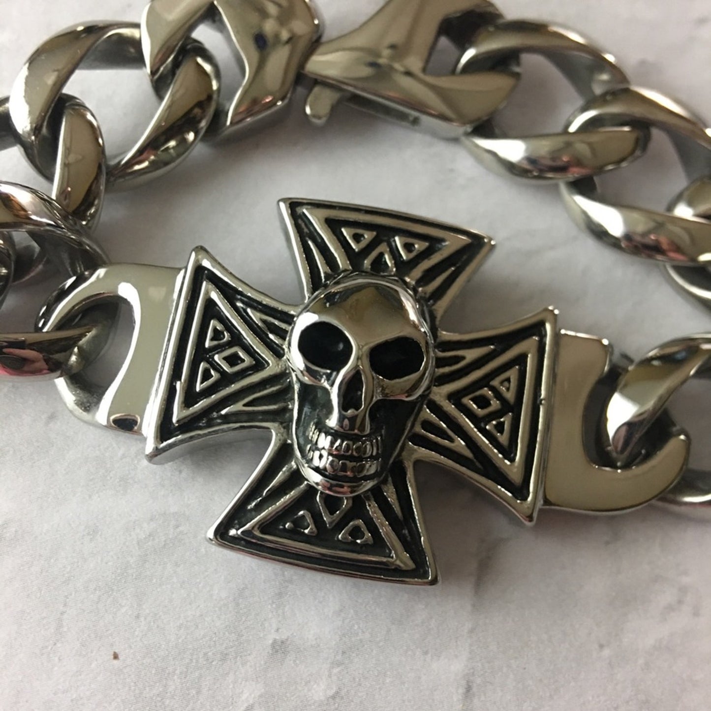 Men’s Stainless Steel Skull Cross Link Bracelet