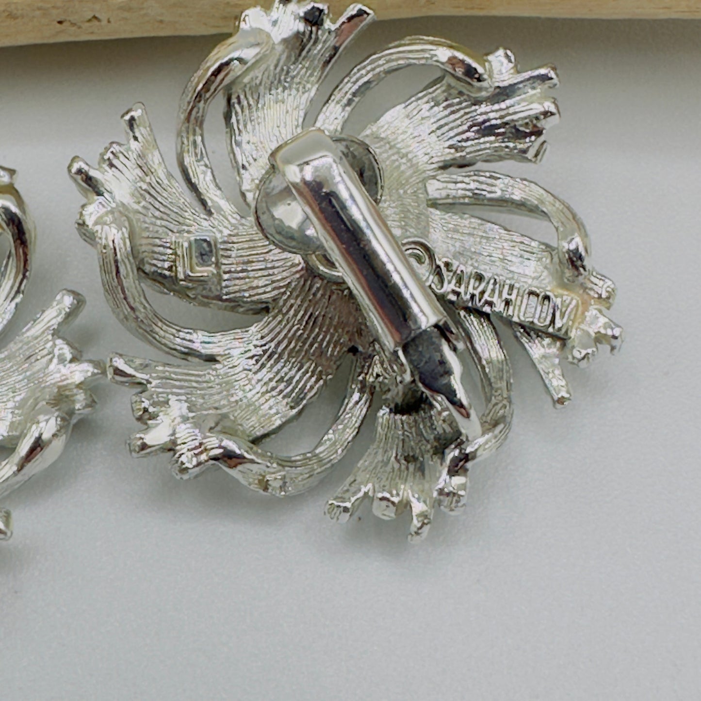 Vintage Sarah Coventry Flower Pearl Clip On Earrings