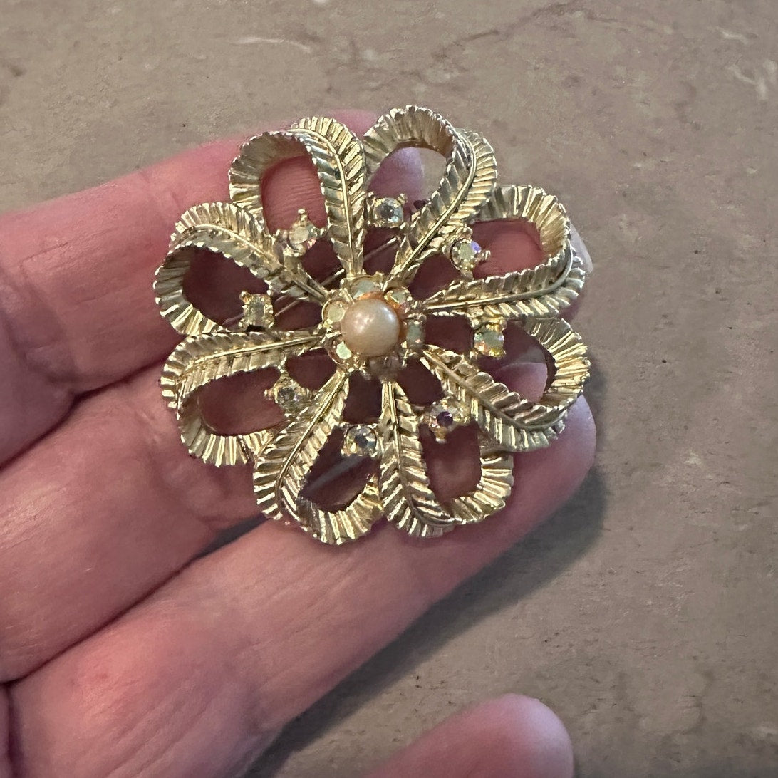 Vintage Gold Tone Filigree Flower Brooch w/ Faux Pearl & Rhinestones