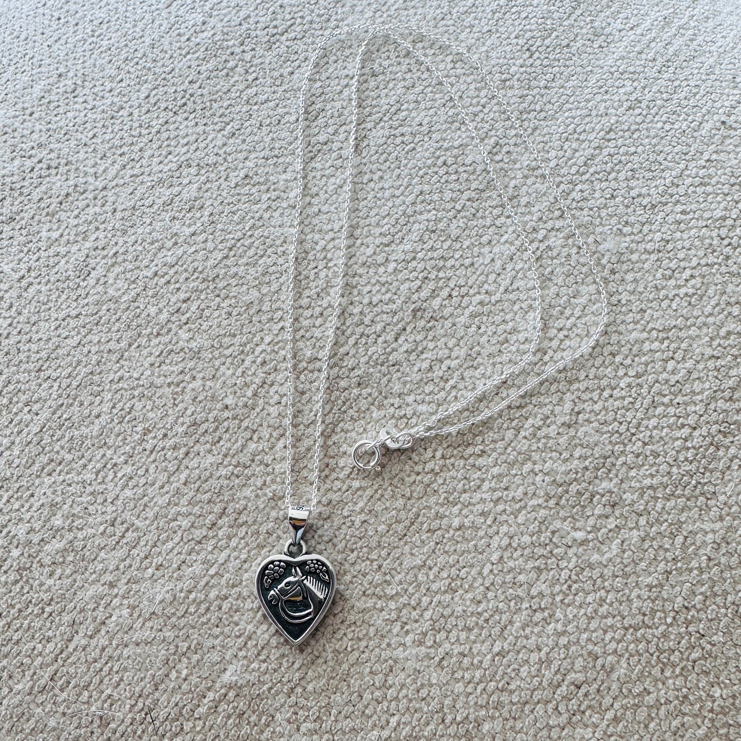 925 Sterling Silver Horse Pendant Necklace in Heart Shape