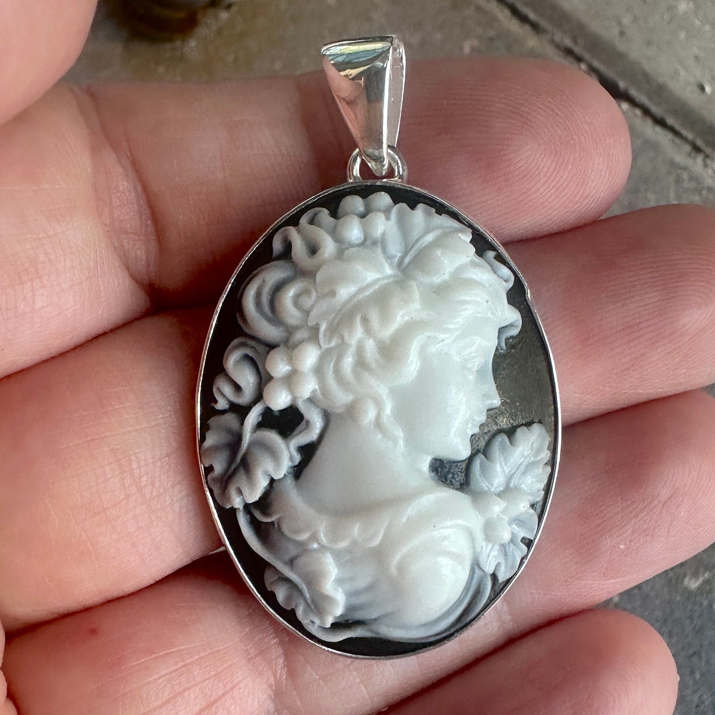 Sterling Silver Victorian-Style Blue & White Cameo Pendant