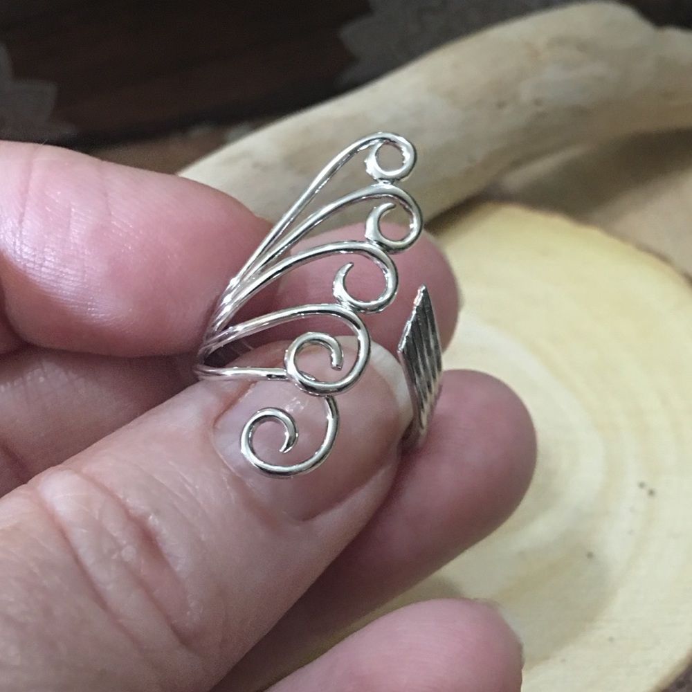 Sterling Silver Retro Crashing Waves Ring
