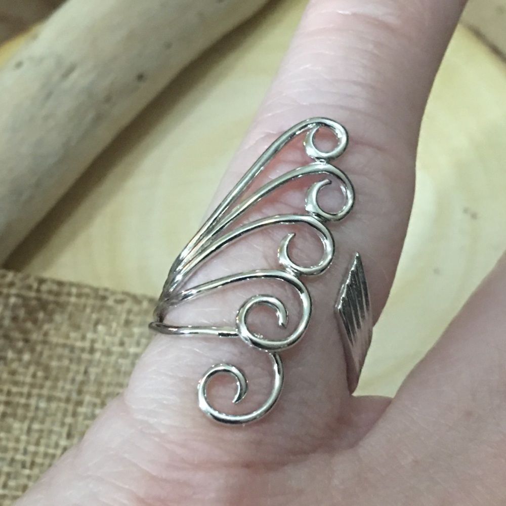 Sterling Silver Retro Crashing Waves Ring